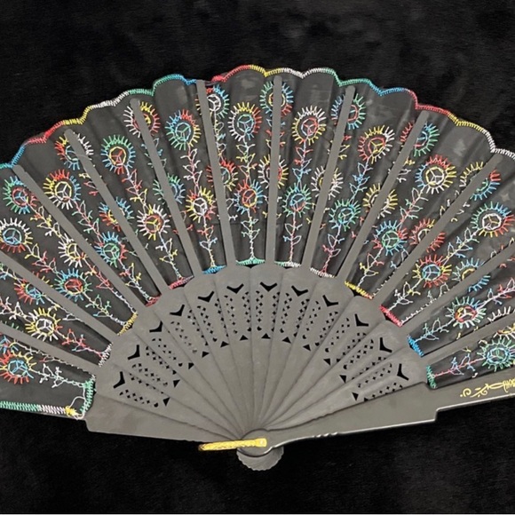 EUC Decorative Hand Fan - Picture 6 of 6